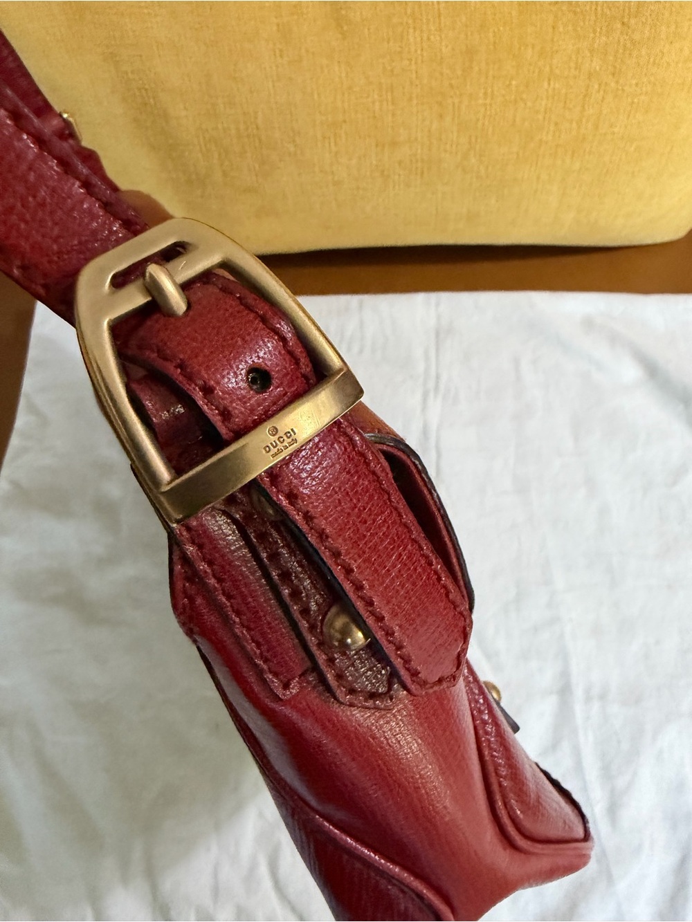 Gucci Vintage Horsebit Shoulder Bag | Red Leather | Made in Italy - Picture 3 of 5